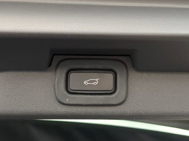 Used 2022 Land Rover Discovery S R-Dynamic AWD/4WD image 15