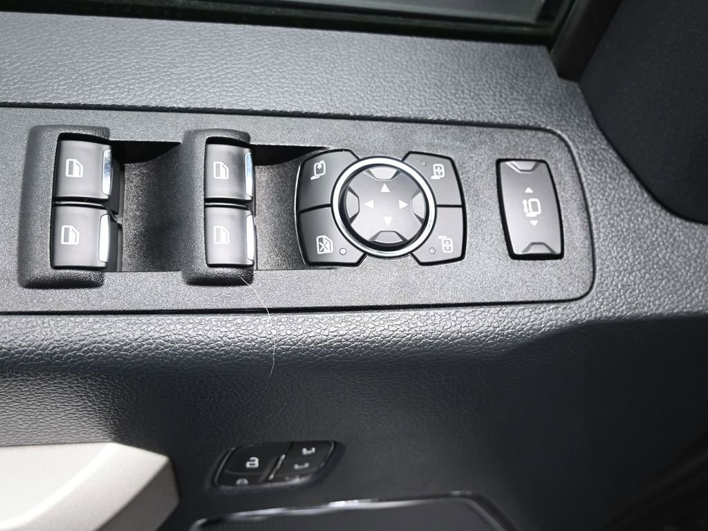 Used 2022 Ford F250 Lariat w/ Chrome Package image 17