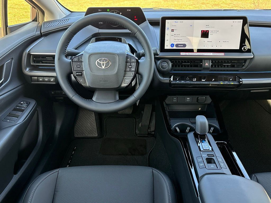 New 2026 Toyota Prius Plug-In Hybrid FWD image 9