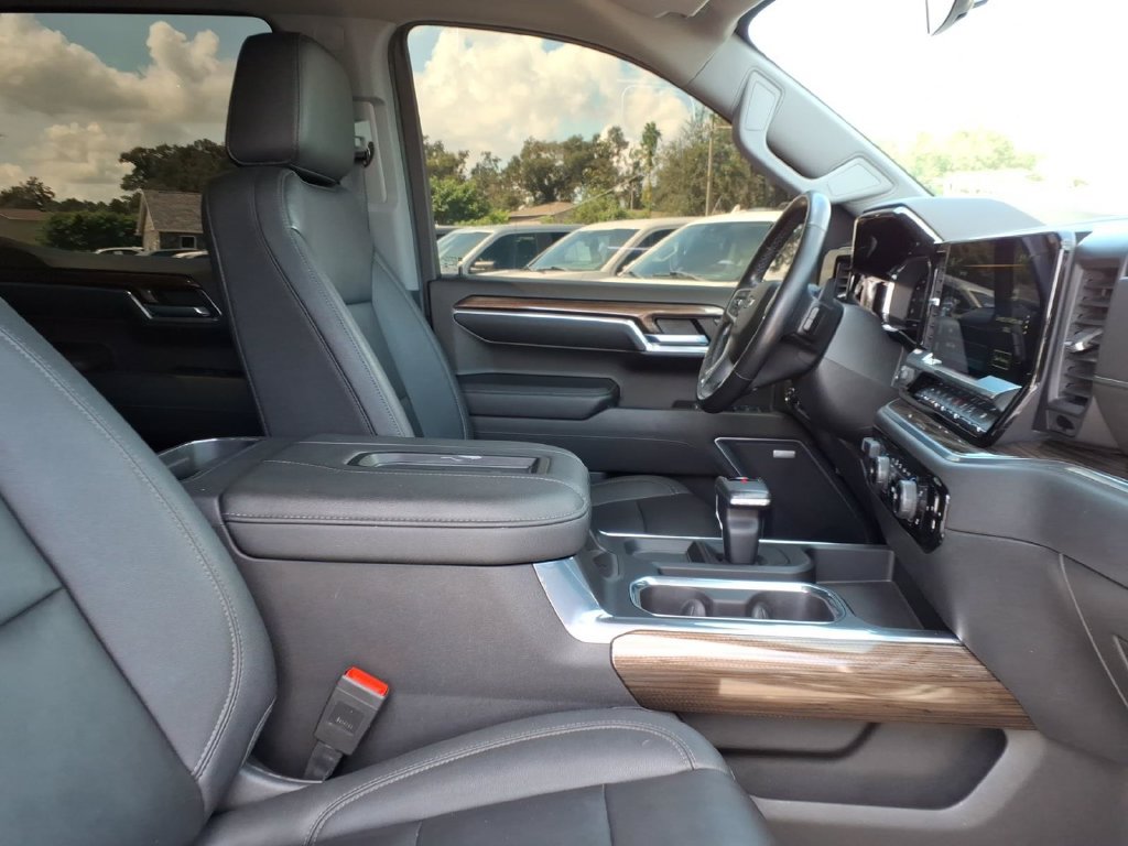 Used 2022 Chevrolet Silverado 1500 LT Trail Boss w/ LT Trail Boss Premium Package AWD/4WD image 12