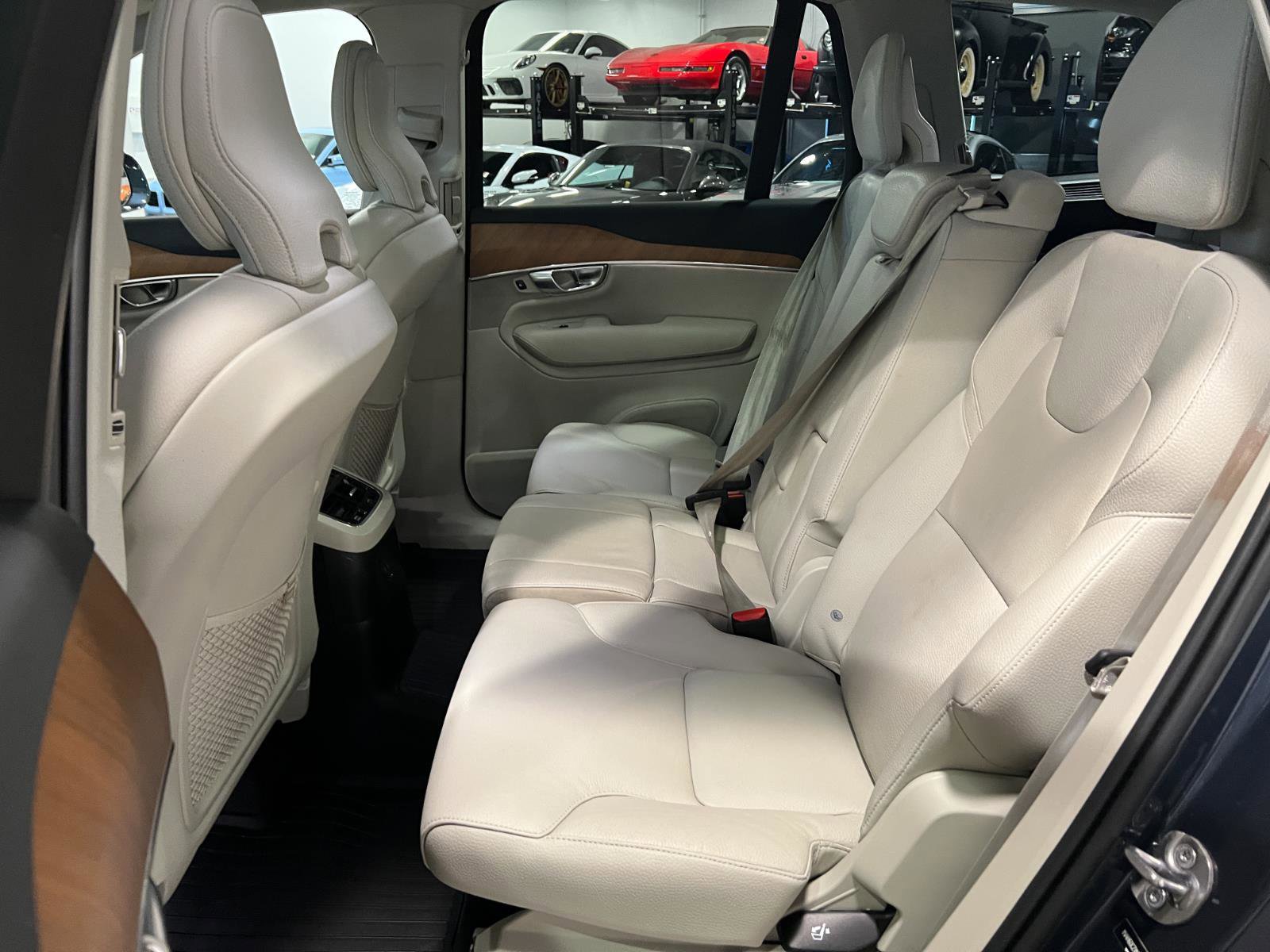 Used 2022 Volvo XC90 T8 Inscription Expression w/ Advanced Package image 29