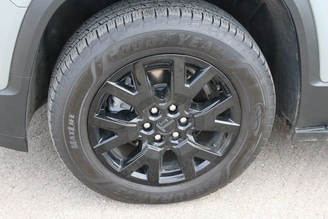 Used 2023 GMC Acadia SLE w/ Driver Convenience Package image 7