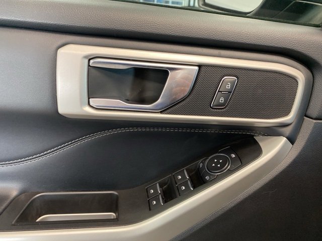 Used 2022 Ford Explorer XLT image 31