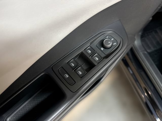 Certified 2025 Volkswagen Taos S AWD/4WD image 16
