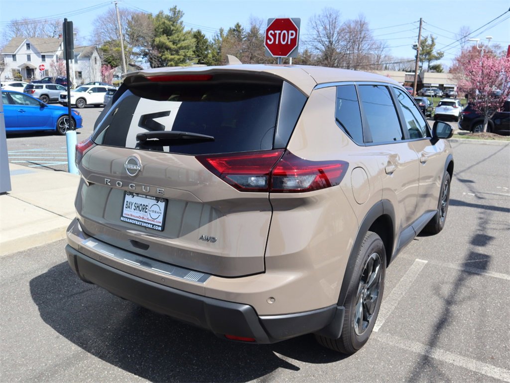 Certified 2025 Nissan Rogue SV image 6