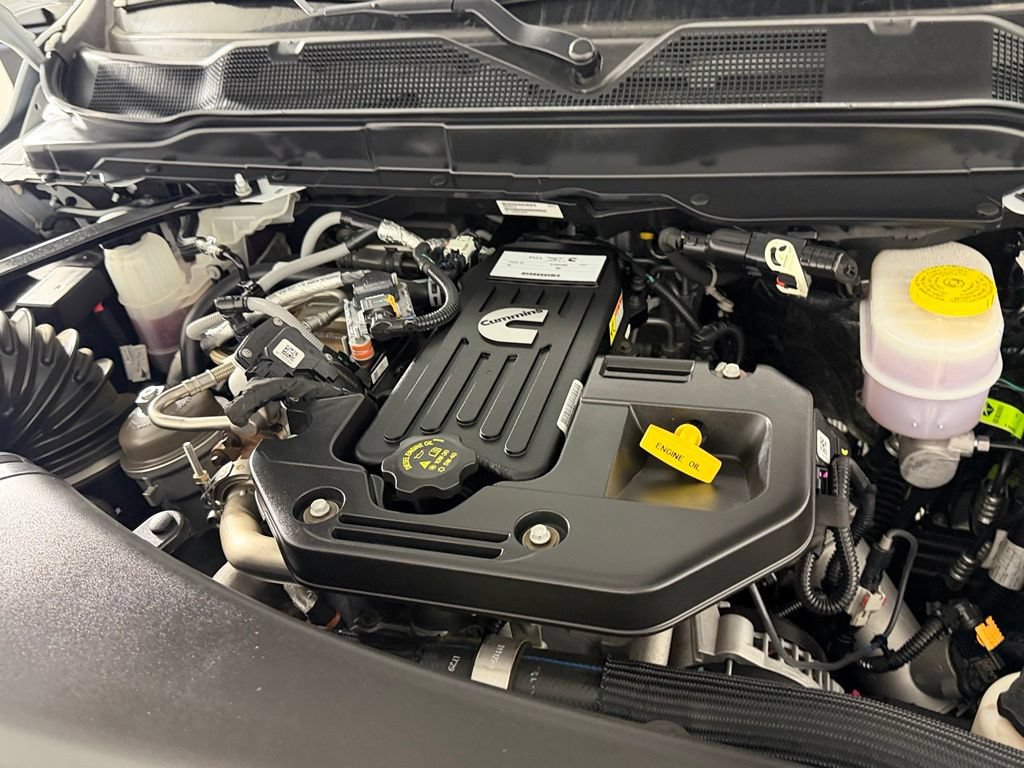 Used 2025 RAM 3500 Limited AWD/4WD image 35