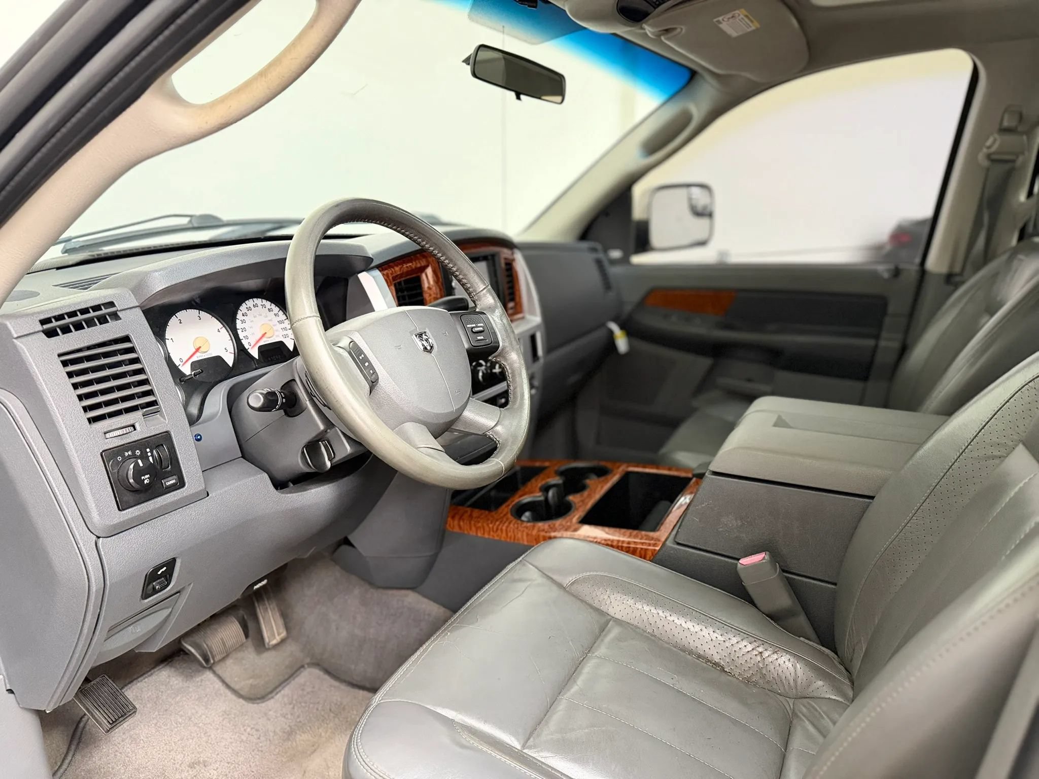 Used 2007 Dodge Ram 3500 Truck Laramie AWD/4WD image 14