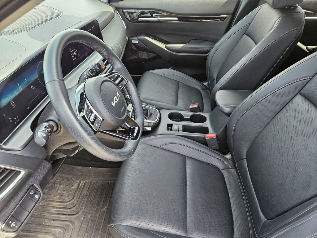 Used 2025 Kia Seltos SX w/ SX Sunroof Package image 9