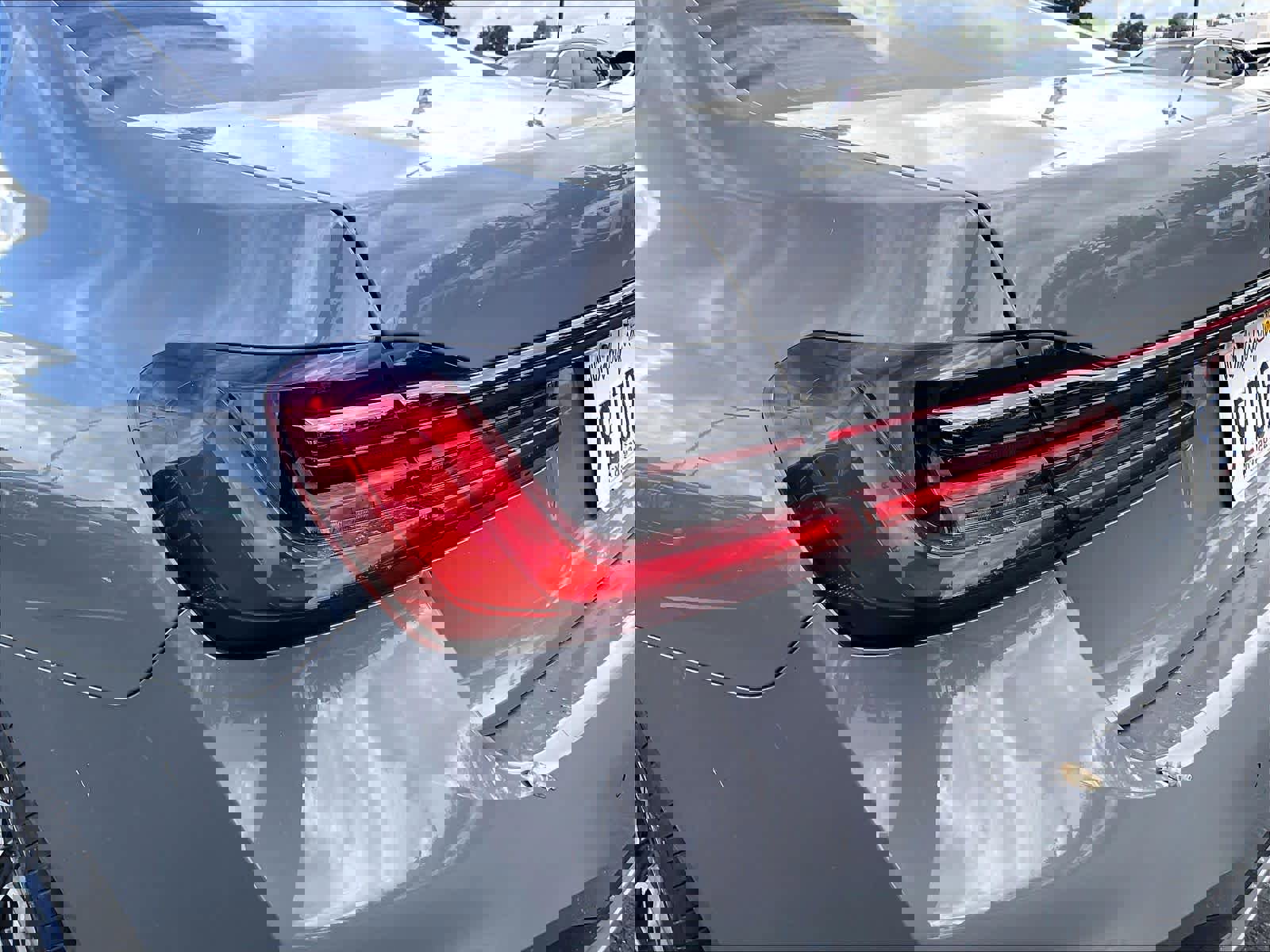 Used 2022 BMW 740i w/ M Sport Package RWD image 29