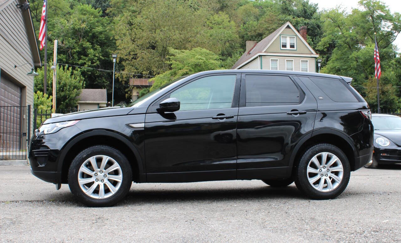 Used 2017 Land Rover Discovery Sport SE image 4