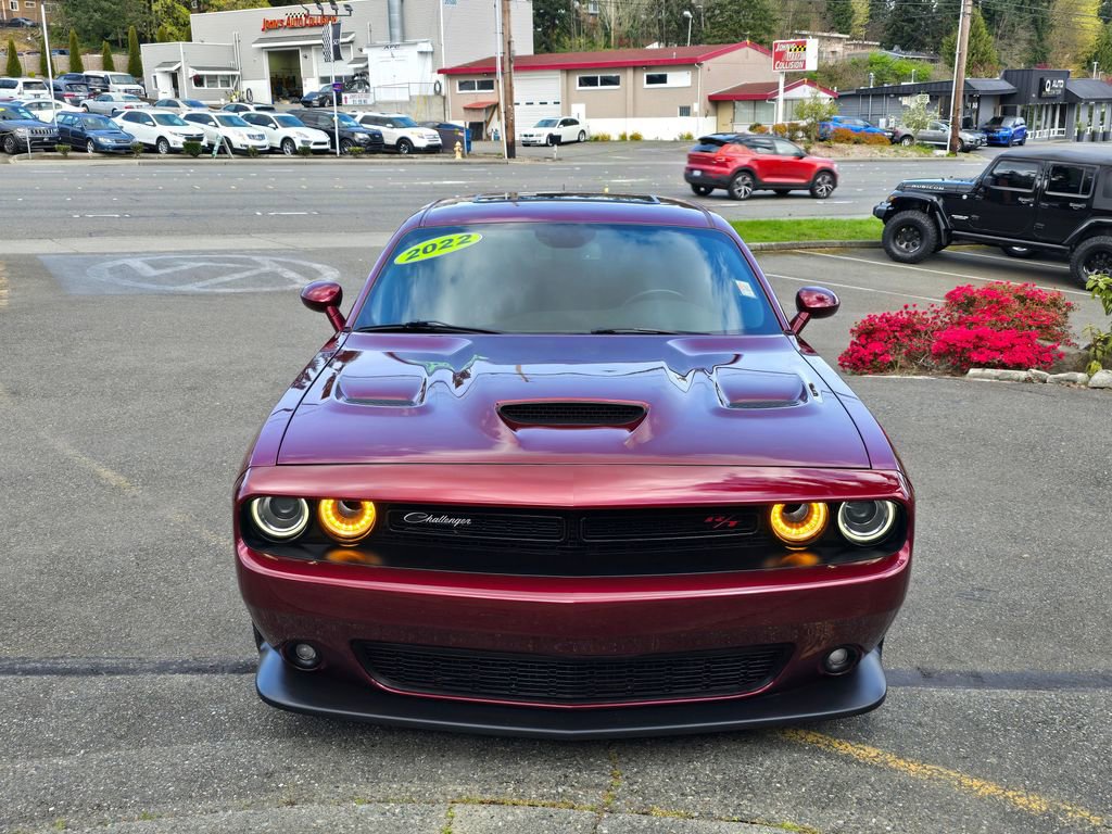 Used 2022 Dodge Challenger R/T Scat Pack w/ Driver Convenience Group RWD image 3