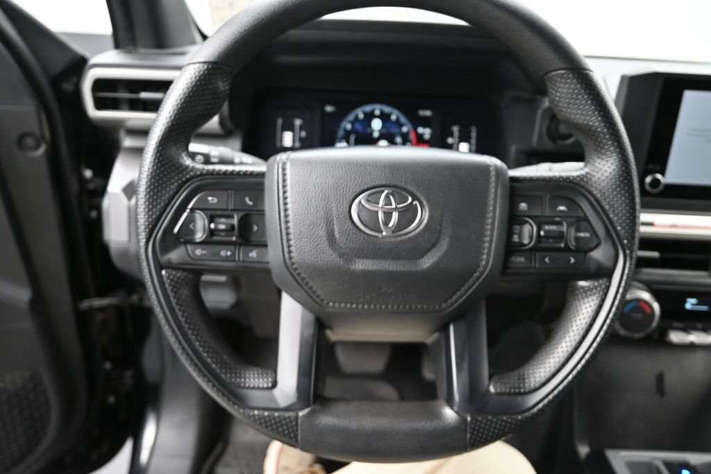 Used 2025 Toyota Tacoma SR5 AWD/4WD image 16