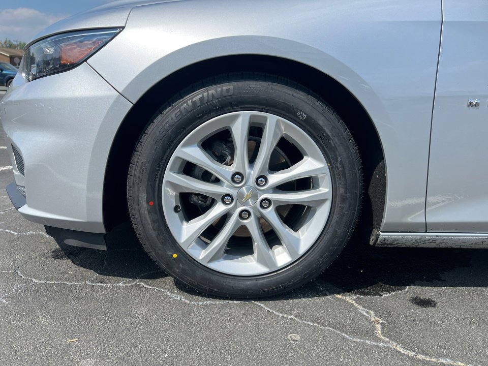 Used 2017 Chevrolet Malibu Hybrid w/ Driver Confidence Package image 31