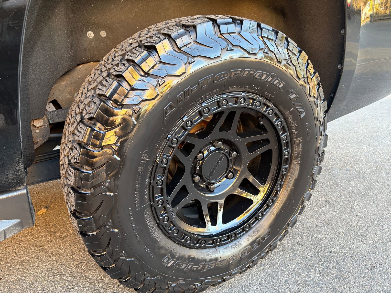 Used 2018 Chevrolet Suburban LT image 17