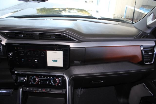 Used 2024 GMC Sierra 3500 Denali w/ Denali Reserve Package image 31