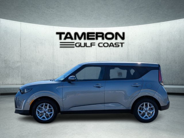 Used 2025 Kia Soul LX w/ LX Technology Package FWD image 2