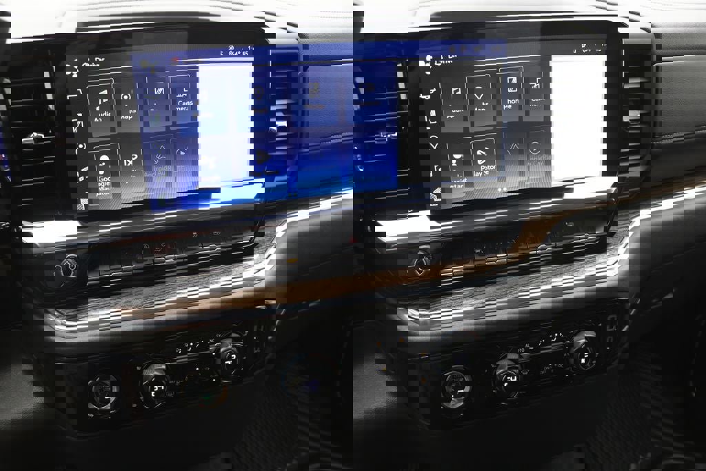 Used 2024 Chevrolet Silverado 1500 LT AWD/4WD image 25