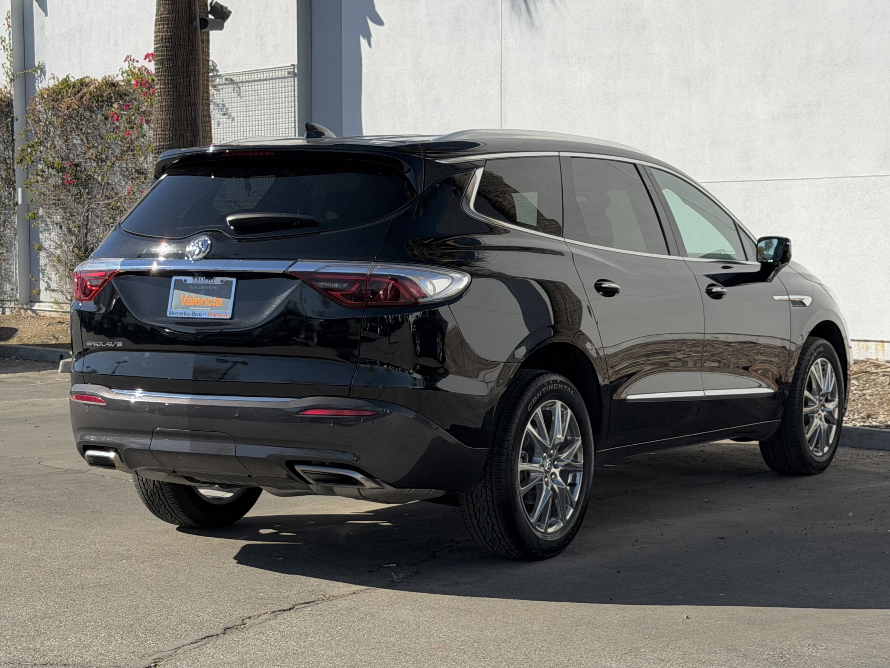 Used 2024 Buick Enclave Essence w/ Experience Buick Package image 8