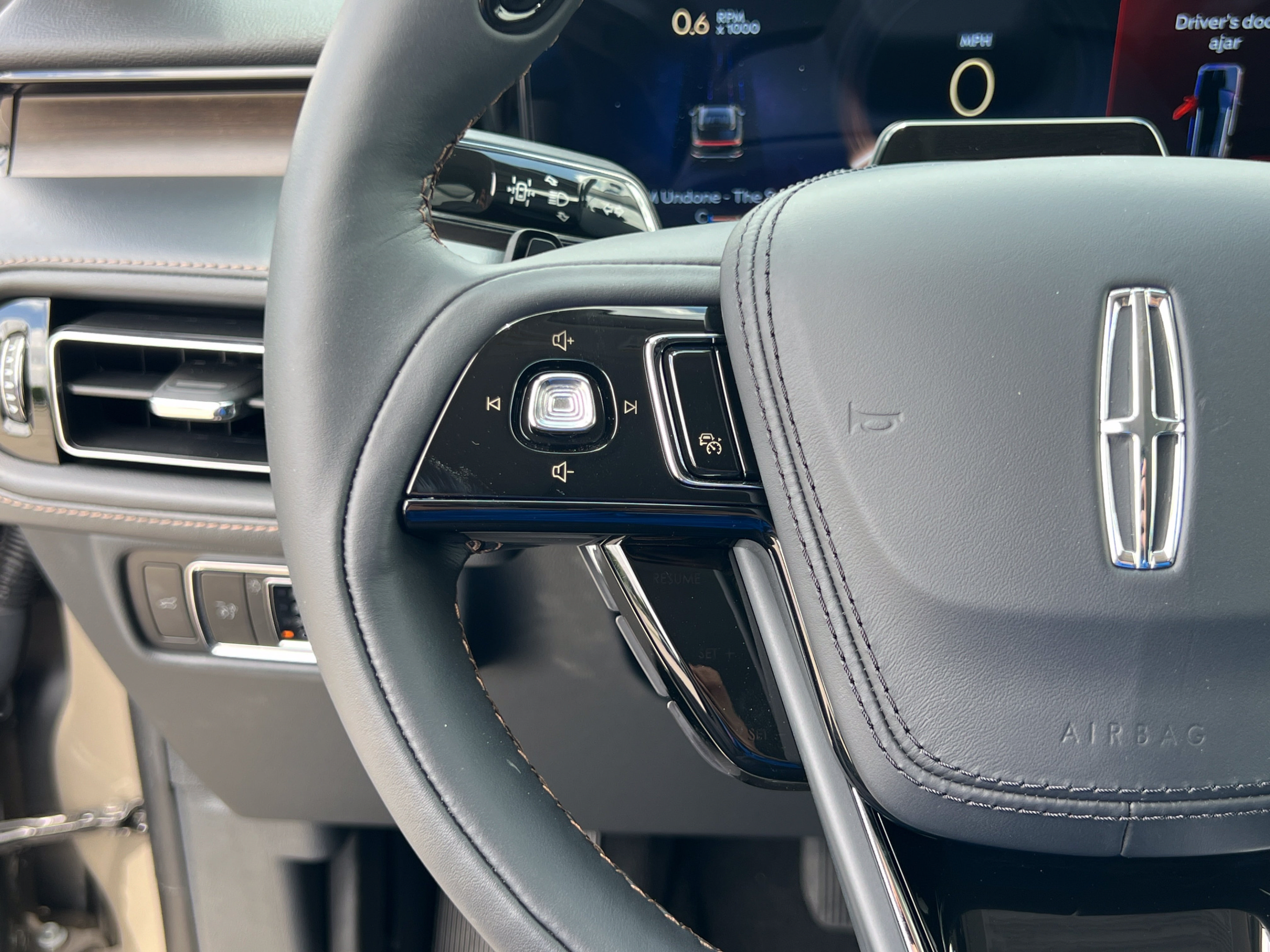 New 2025 Lincoln Aviator Reserve w/ Illumination Package RWD image 11