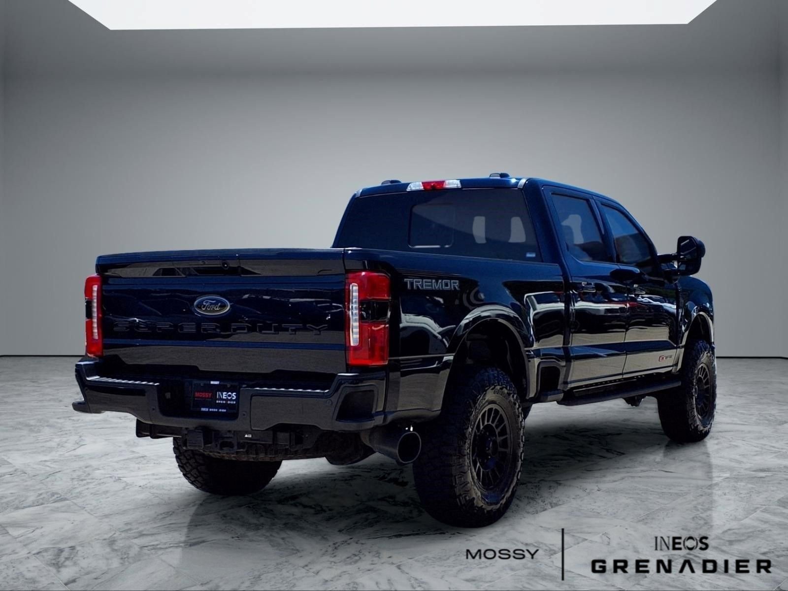 Used 2023 Ford F250 Lariat w/ Lariat Ultimate Package AWD/4WD image 7