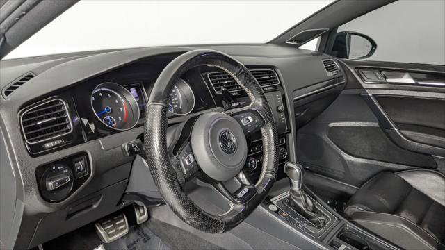 Used 2017 Volkswagen Golf R 4-Door image 23