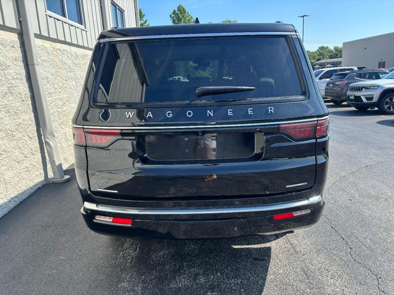 Used 2023 Jeep Wagoneer Series II w/ Flexible Seating Group AWD/4WD image 4