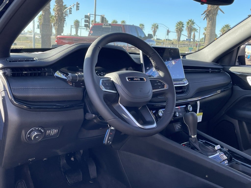 New 2026 Jeep Compass Latitude image 15