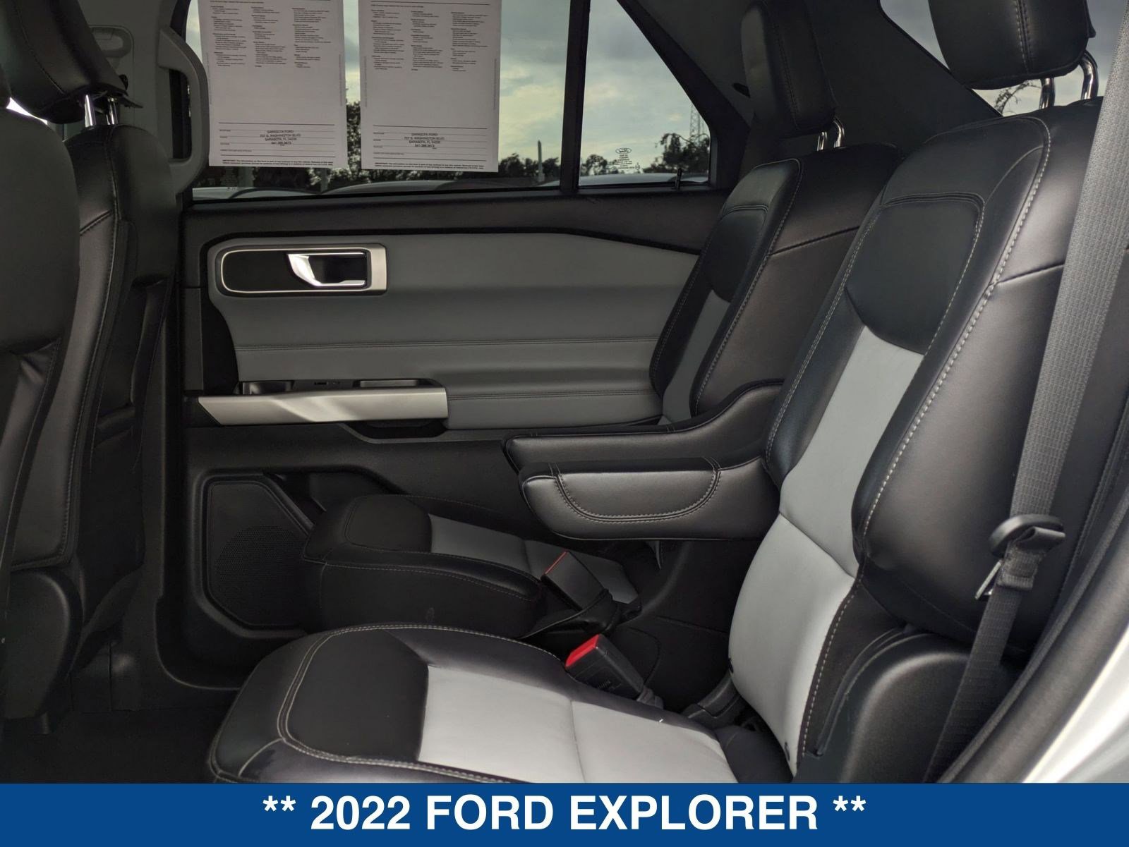Certified 2022 Ford Explorer XLT w/ Equipment Group 202A image 15