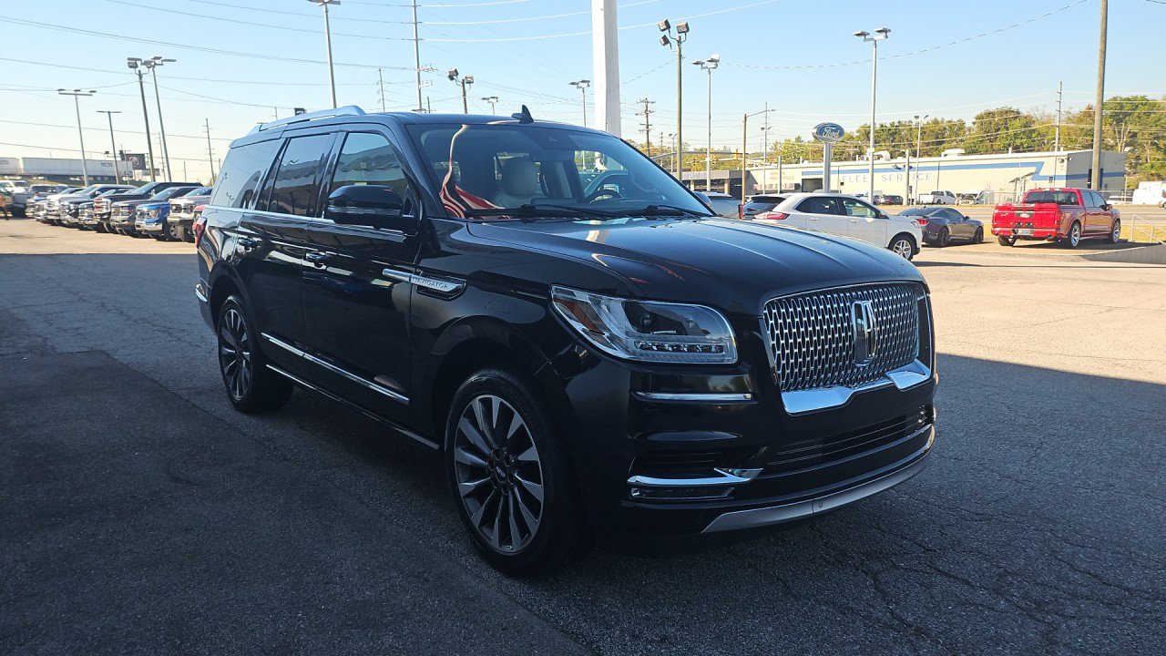Used 2021 Lincoln Navigator Reserve w/ Luxury Package AWD/4WD image 6