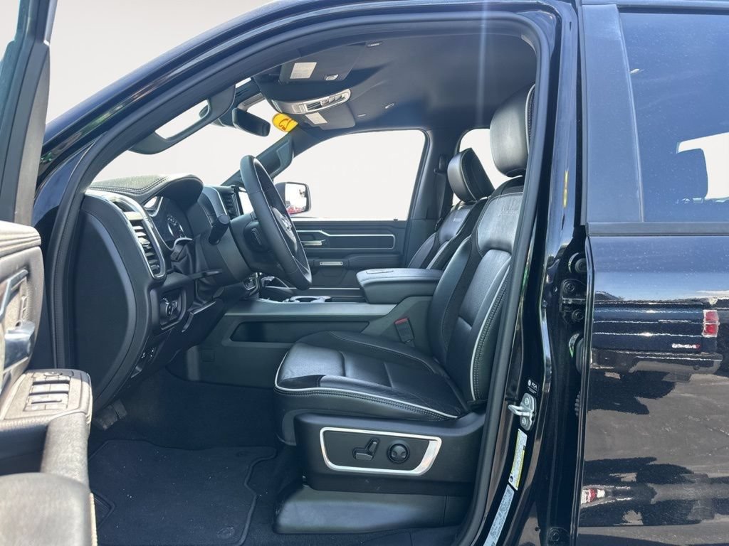 Used 2025 RAM 1500 Laramie AWD/4WD image 8