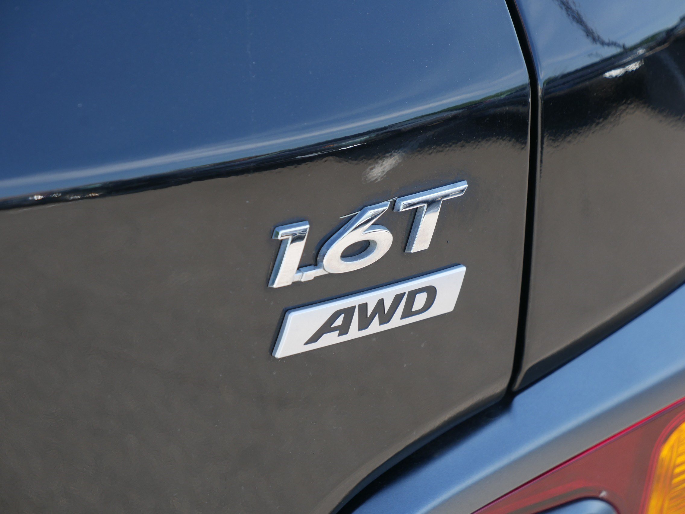 Used 2020 Hyundai Kona Limited AWD/4WD image 6