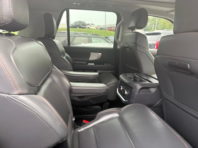 Used 2025 Ford Expedition Active AWD/4WD image 44