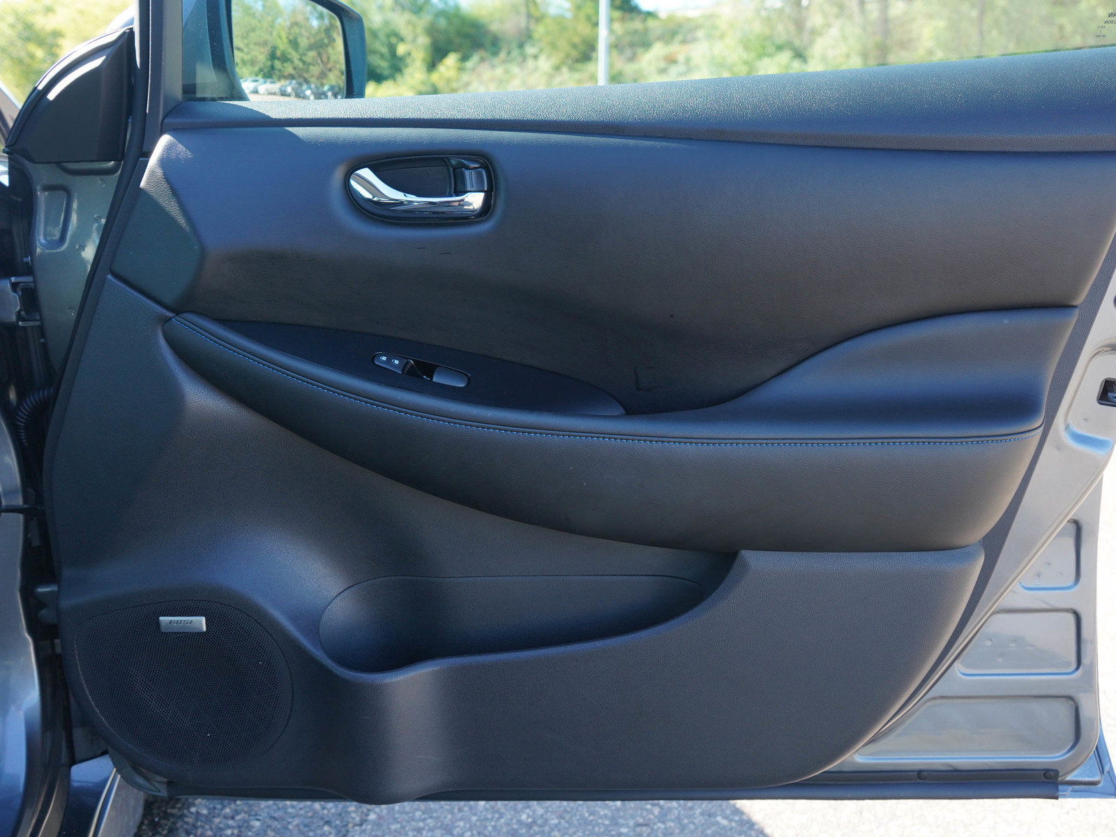 Used 2018 Nissan Leaf SL w/ SL Technology Package FWD image 9
