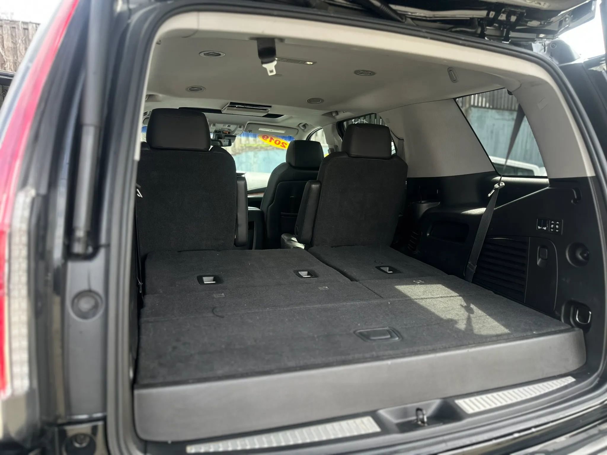 Used 2019 Cadillac Escalade Luxury AWD/4WD image 26