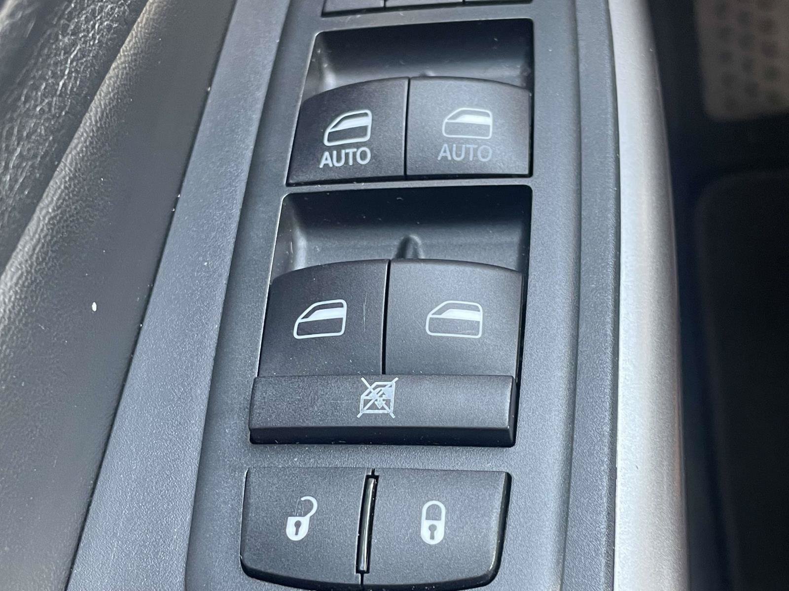 Used 2021 Jeep Cherokee Latitude Plus w/ Sun & Sound Group FWD image 34