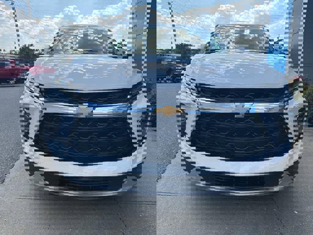 Used 2025 Chevrolet Blazer LT image 4