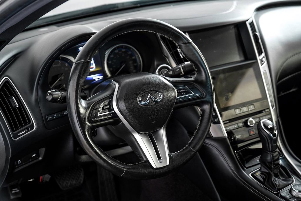 Used 2019 INFINITI Q60 3.0t Luxe w/ Essential Package image 14
