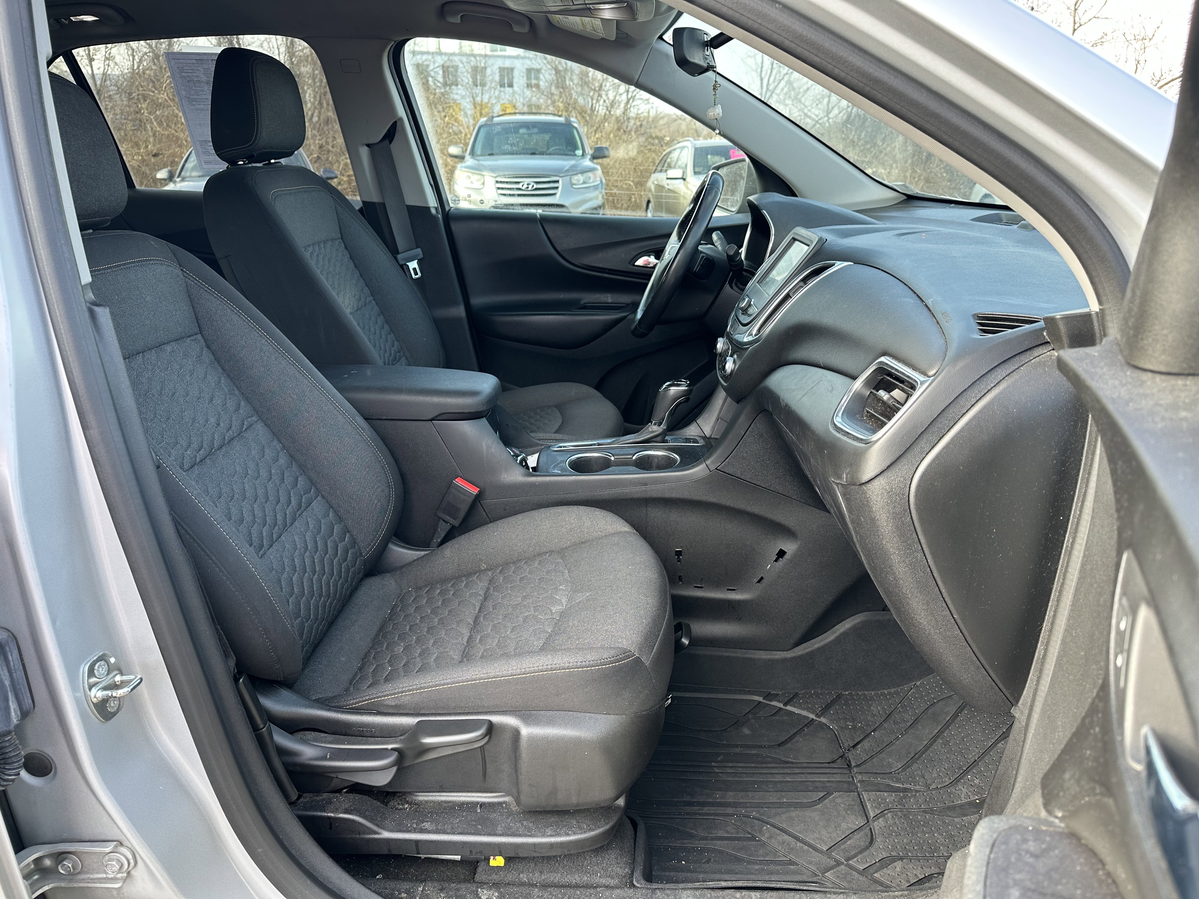 Used 2018 Chevrolet Equinox LT image 11
