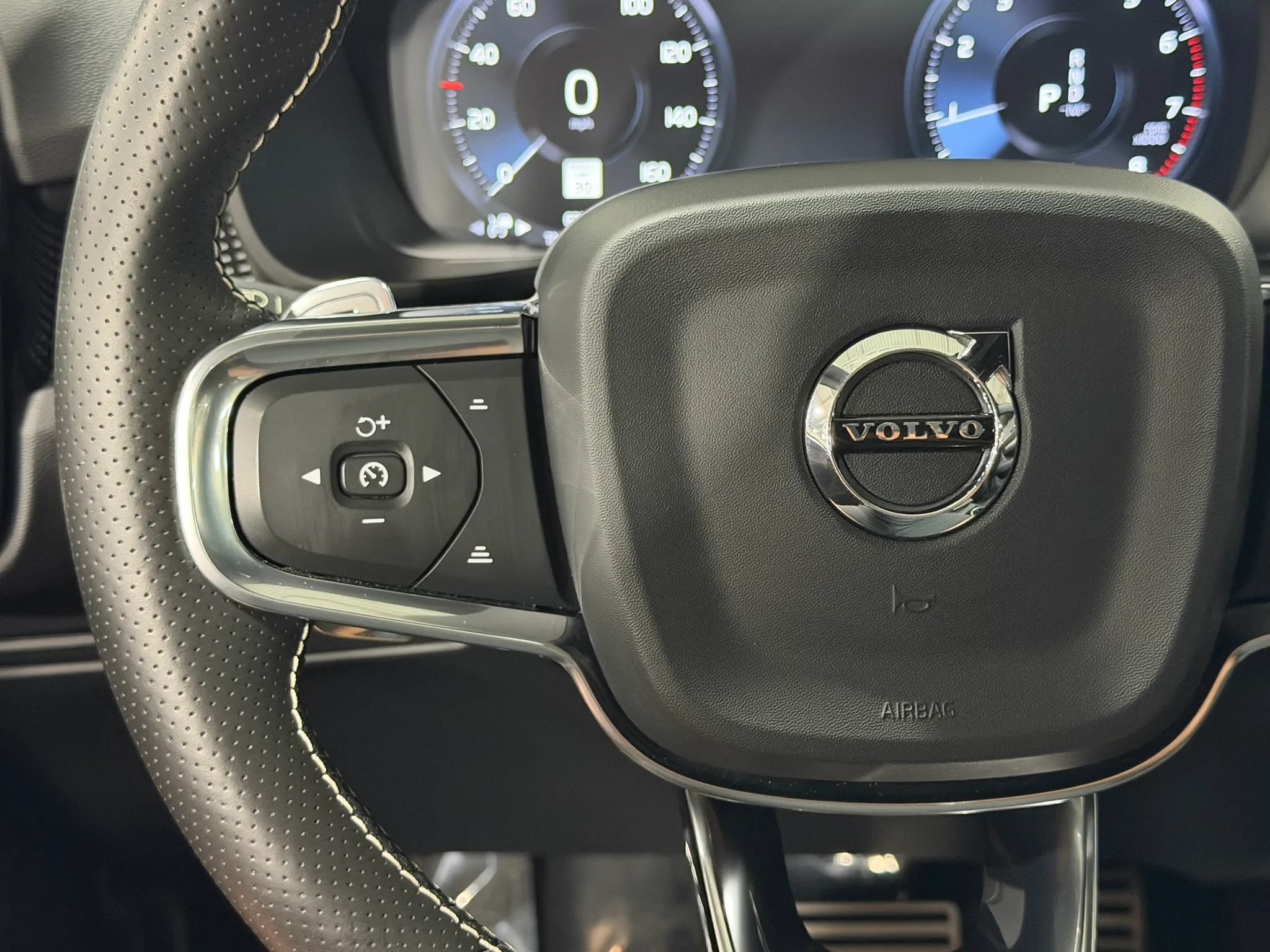 Used 2019 Volvo XC40 T5 R-Design AWD/4WD image 21
