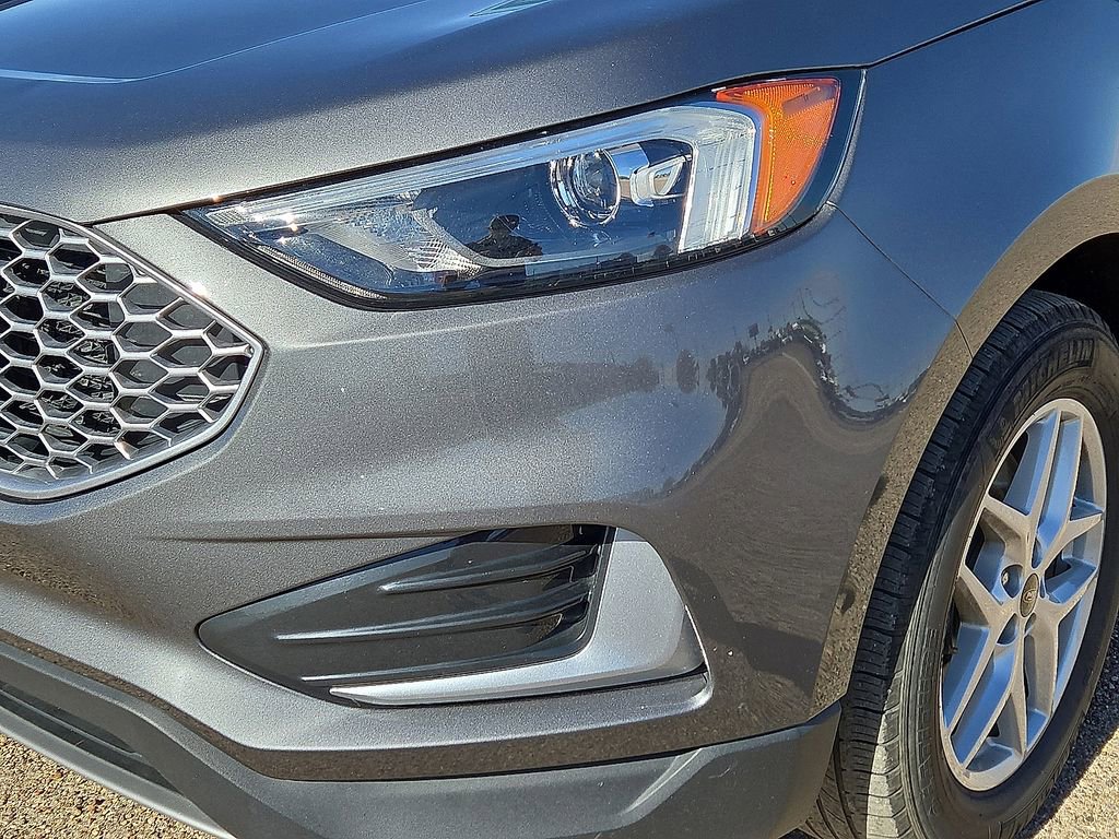 Used 2024 Ford Edge SEL image 10