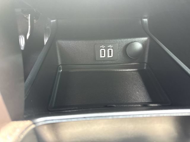 Used 2020 Ford Fusion SEL FWD image 34