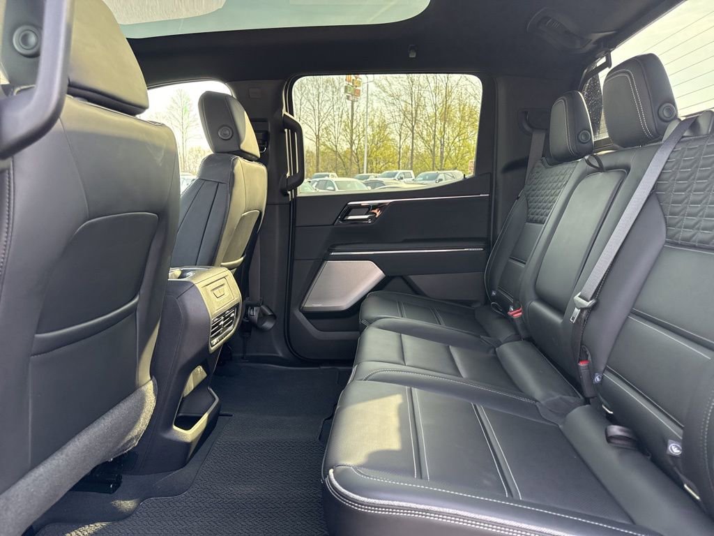 Used 2024 GMC Sierra EV Denali image 13