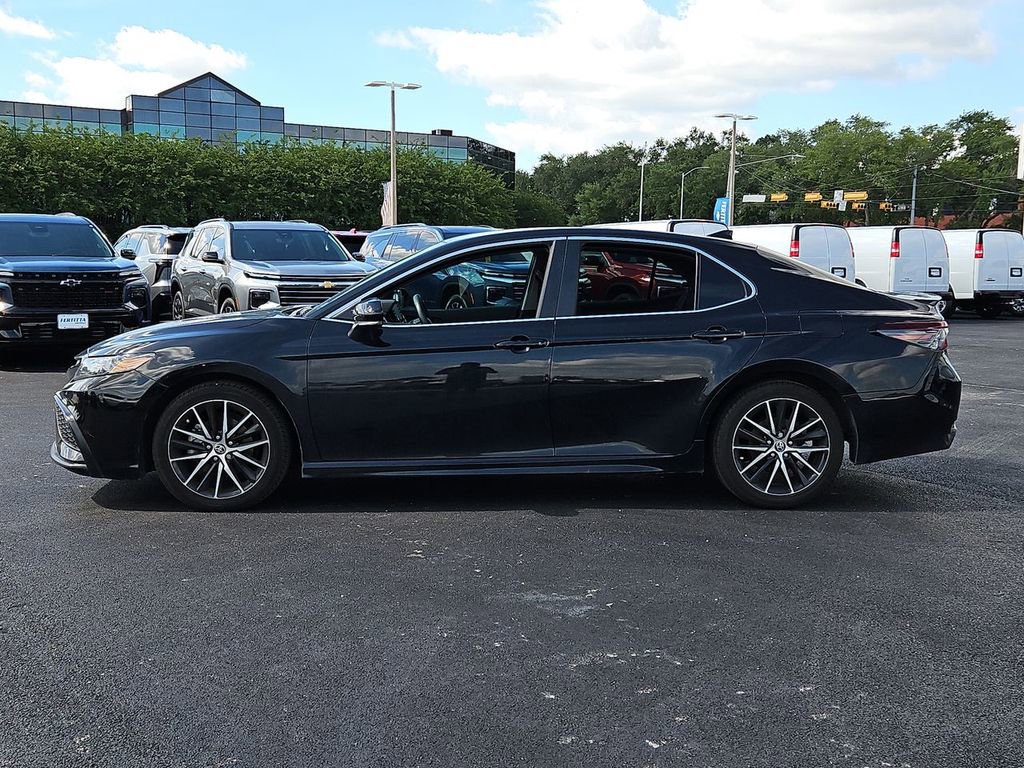 Used 2022 Toyota Camry SE w/ Convenience Package FWD image 14