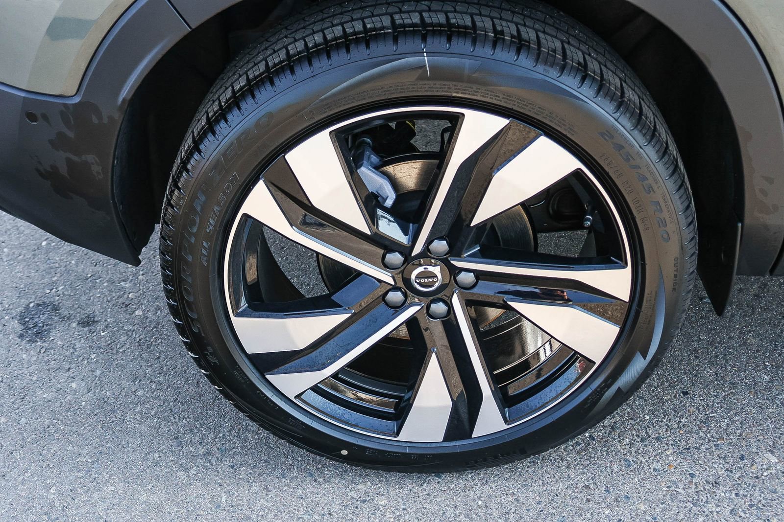 New 2026 Volvo XC40 B4 Plus w/ Climate Package image 13