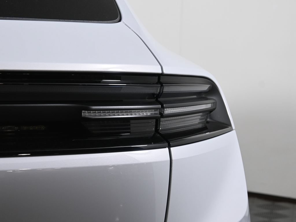 New 2026 Porsche Macan 4 Electric AWD/4WD image 13