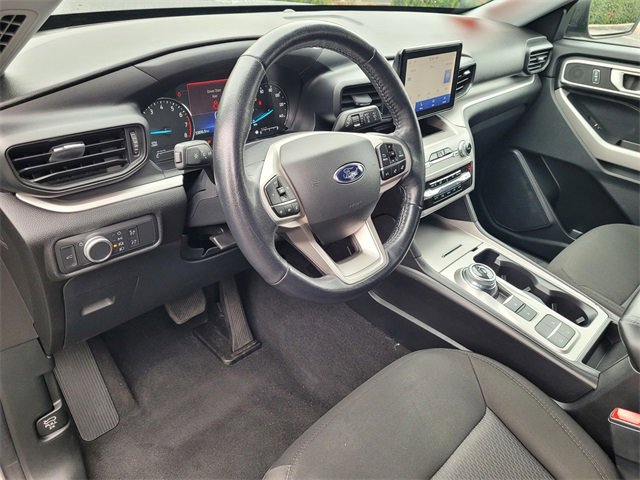 Used 2022 Ford Explorer XLT image 7