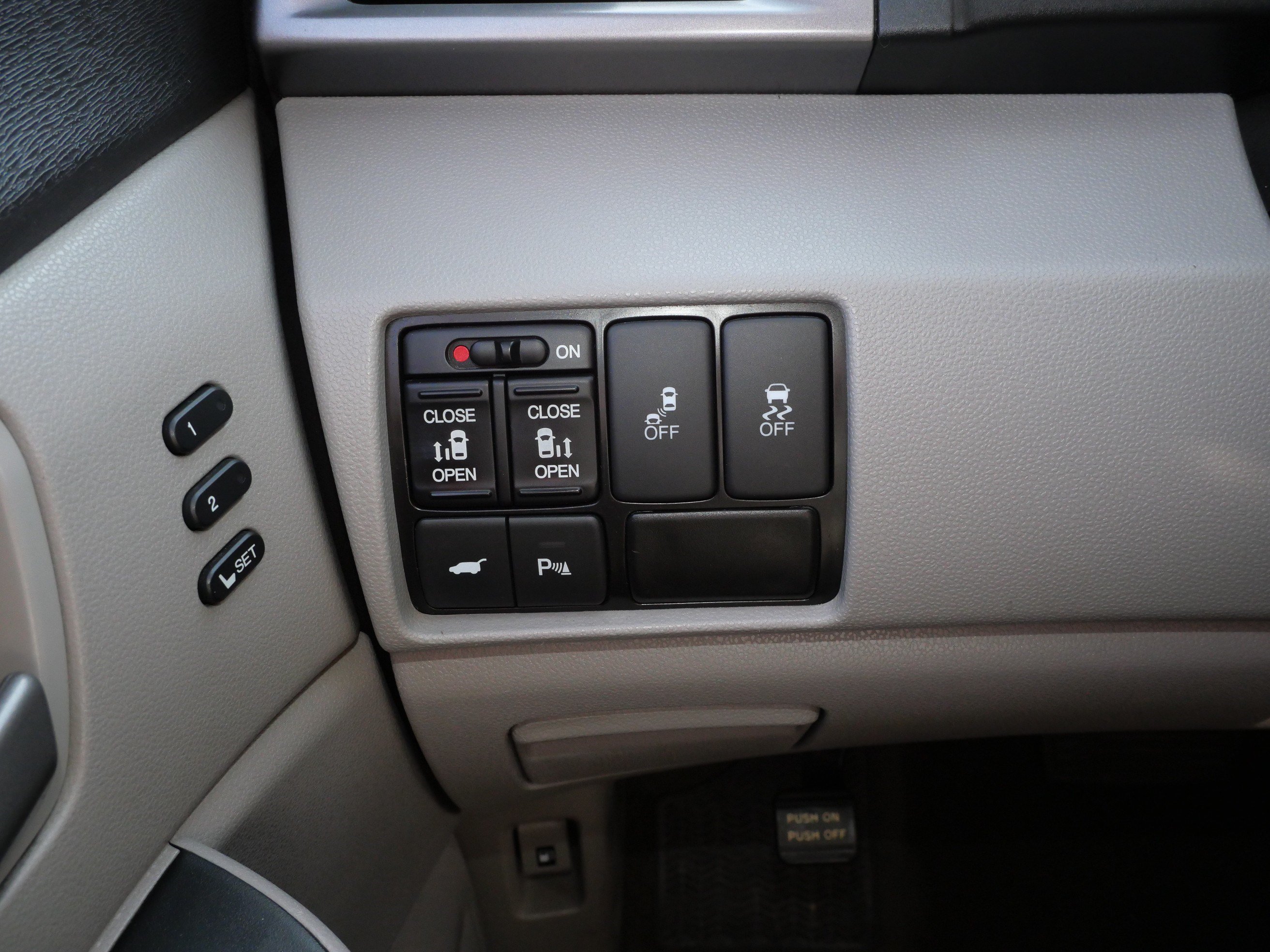 Used 2013 Honda Odyssey Touring image 27