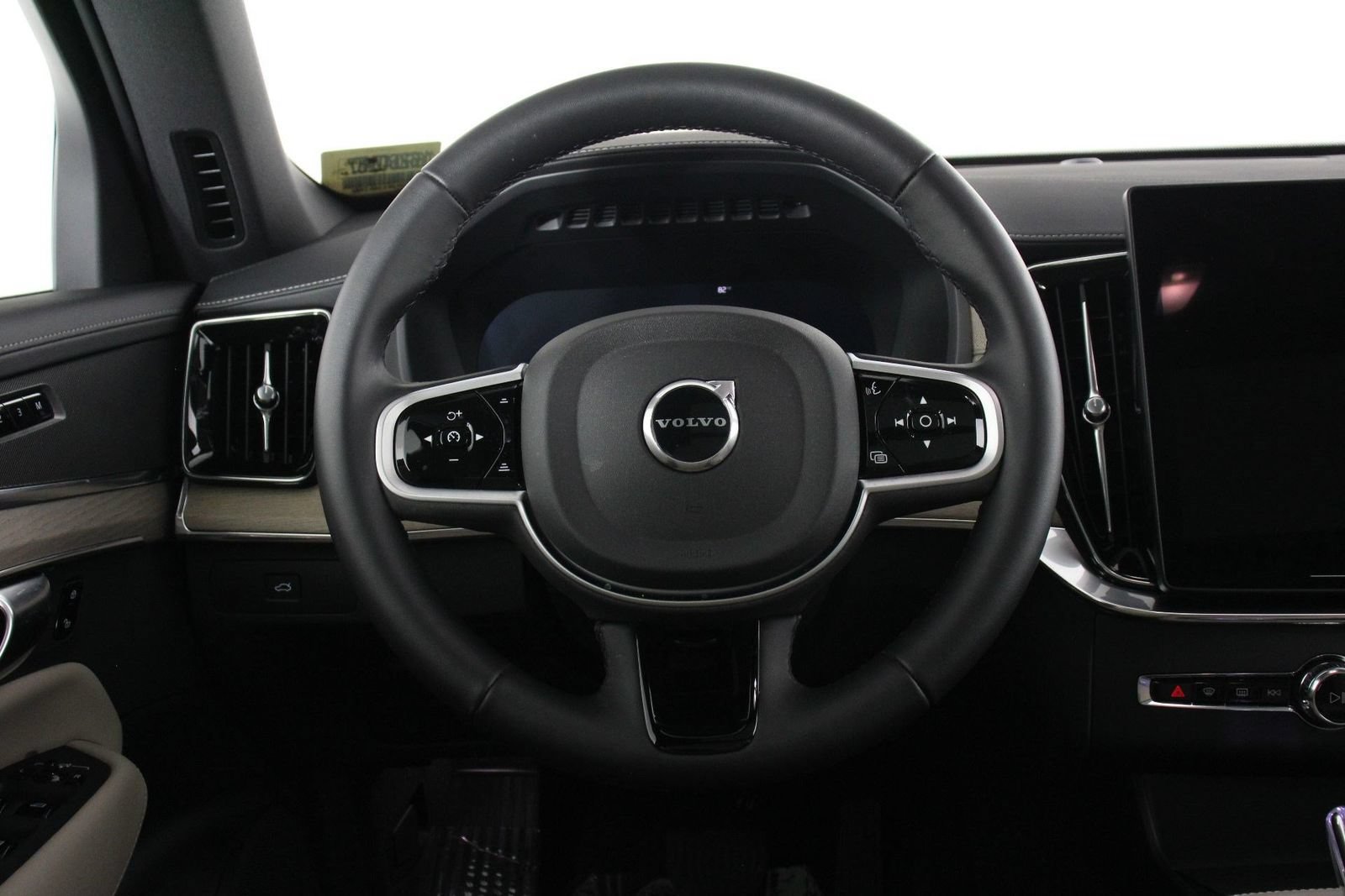 Certified 2026 Volvo XC90 B5 Core AWD/4WD image 8