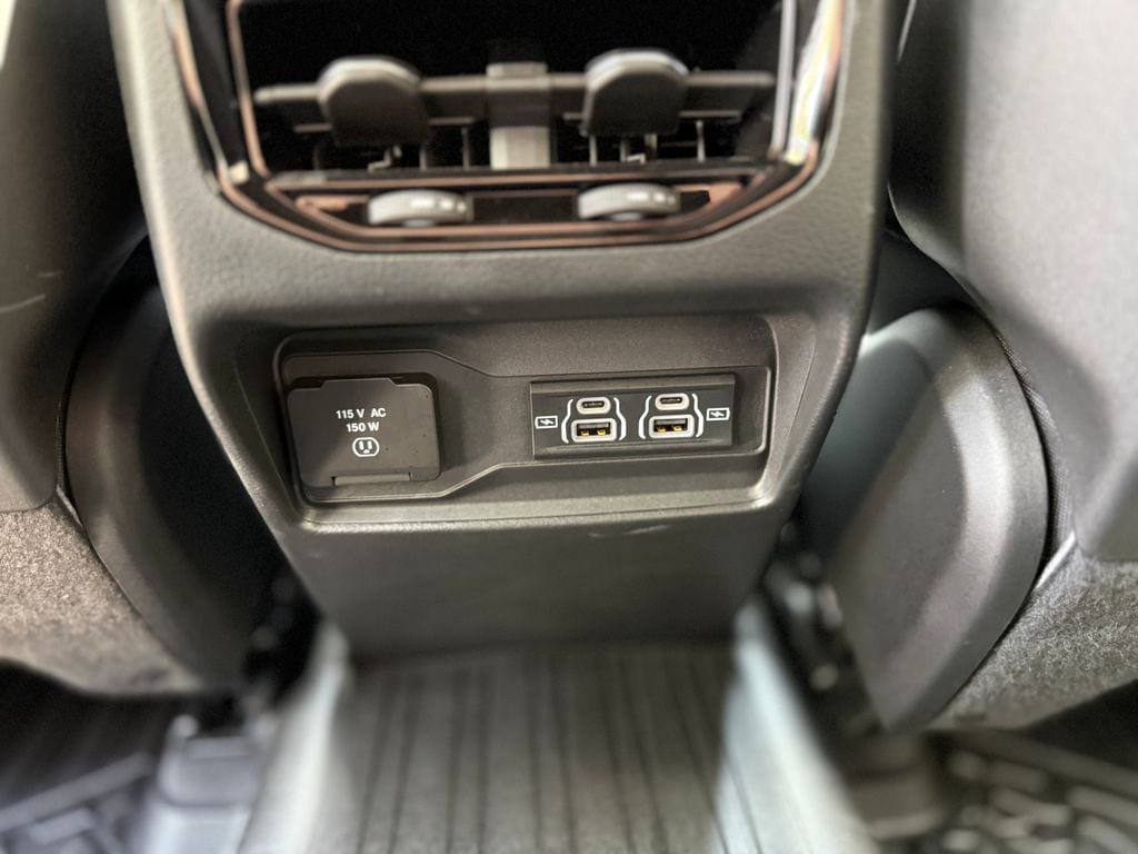 Used 2025 Jeep Grand Cherokee Altitude AWD/4WD image 28