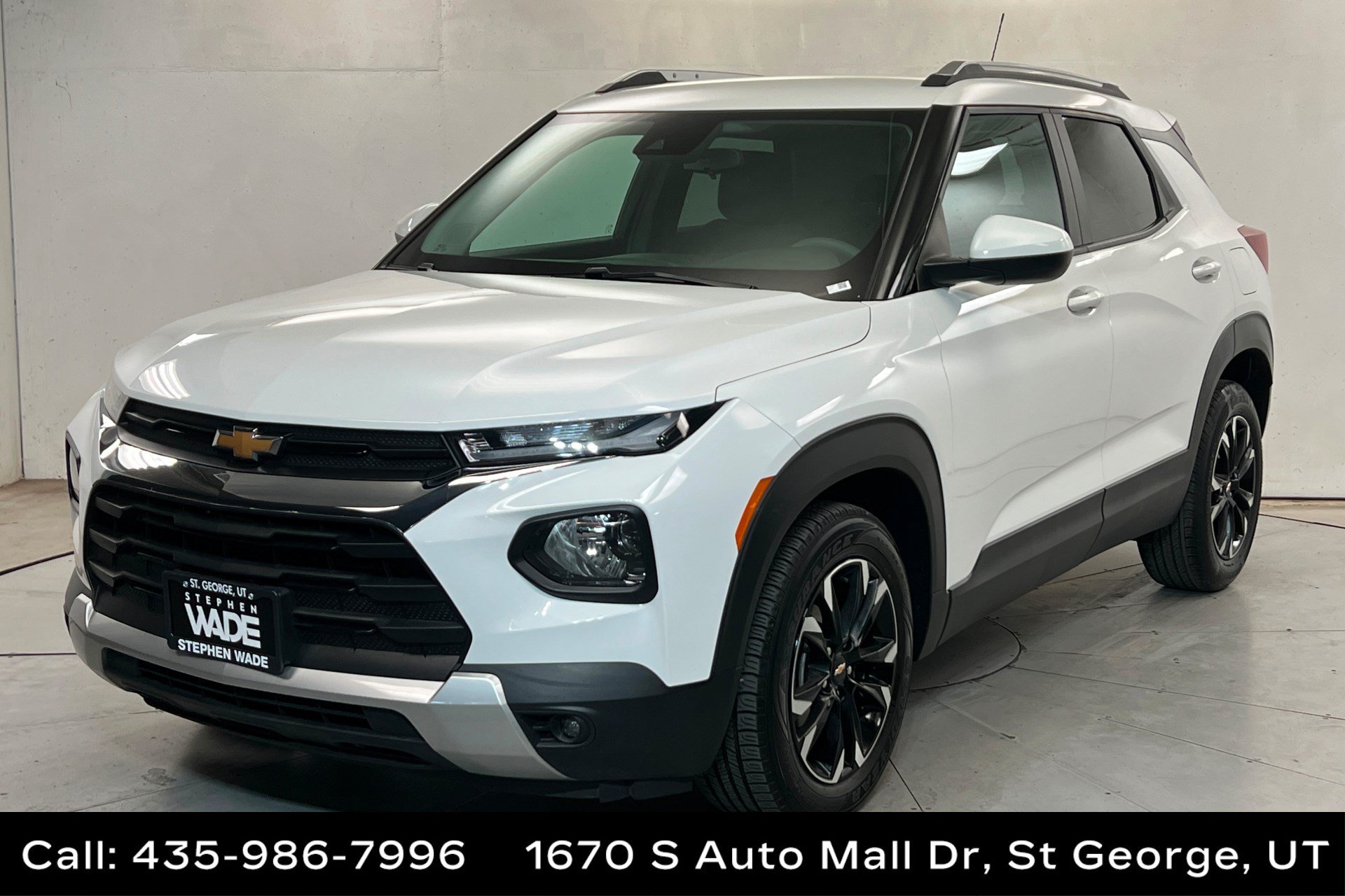 Used 2023 Chevrolet TrailBlazer LT FWD image 1